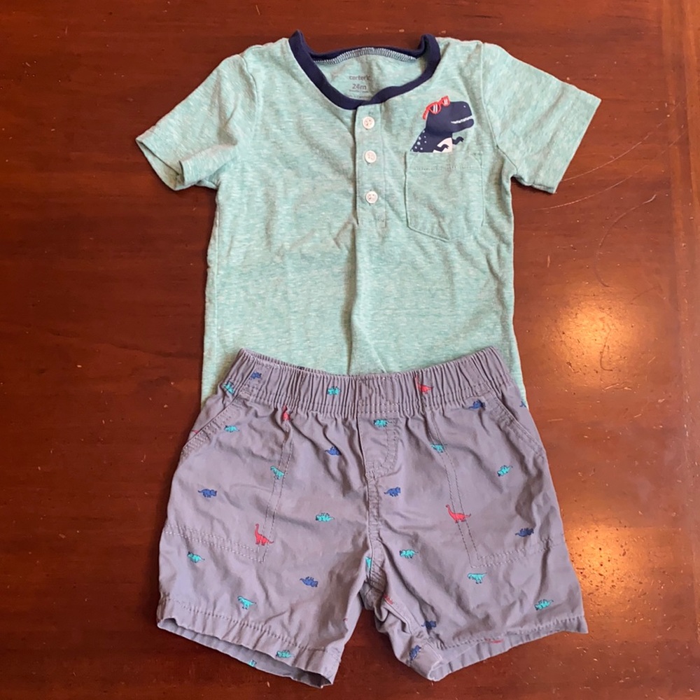 2 outfits baby size 24 month toddler t-shirts and shorts